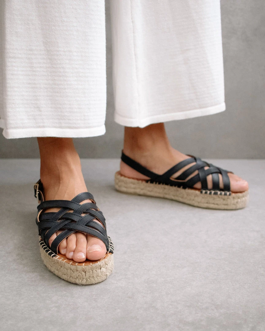 ALOHAS Souvenir Black Shoes 1 ALOHAS Souvenir Black Shoes