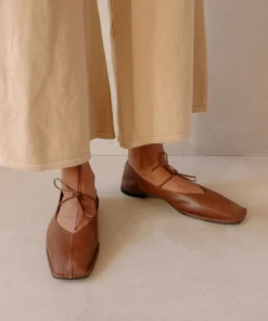 ALOHAS Sway Chestnut Brown