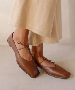 ALOHAS Sway Chestnut Brown