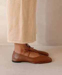 ALOHAS Sway Chestnut Brown