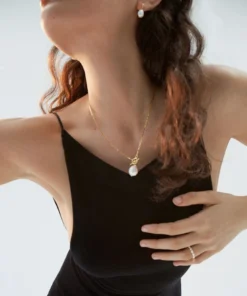 ALOHAS Teardrop Pearl Earrings Gold