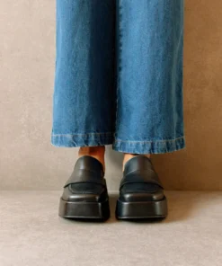 Svegan Shoes Tempera Black Loafers