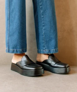 Svegan Shoes Tempera Black Loafers
