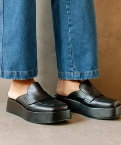 Svegan Shoes Tempera Black Loafers