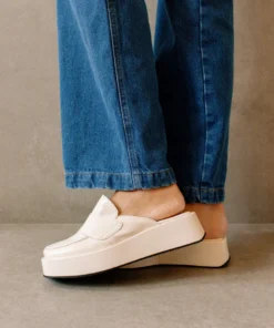 SVEGAN Tempera Warm White Loafers