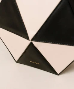 ALOHAS The K Black Cream Accessories 20 ALOHAS The K Black Cream Accessories