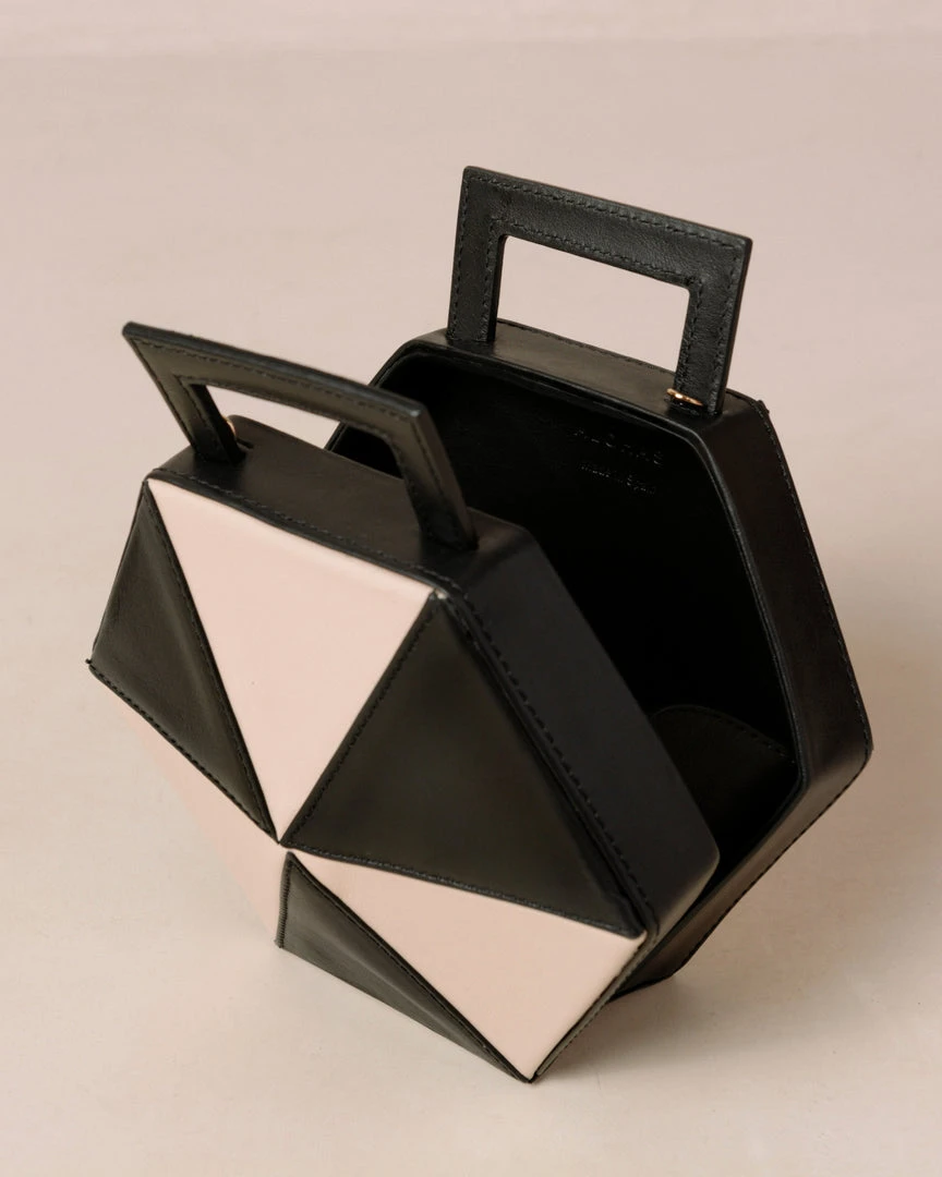 ALOHAS The K Black Cream Accessories 4 ALOHAS The K Black Cream Accessories