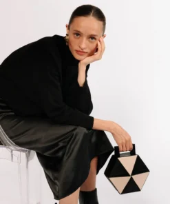 ALOHAS The K Black Cream Accessories