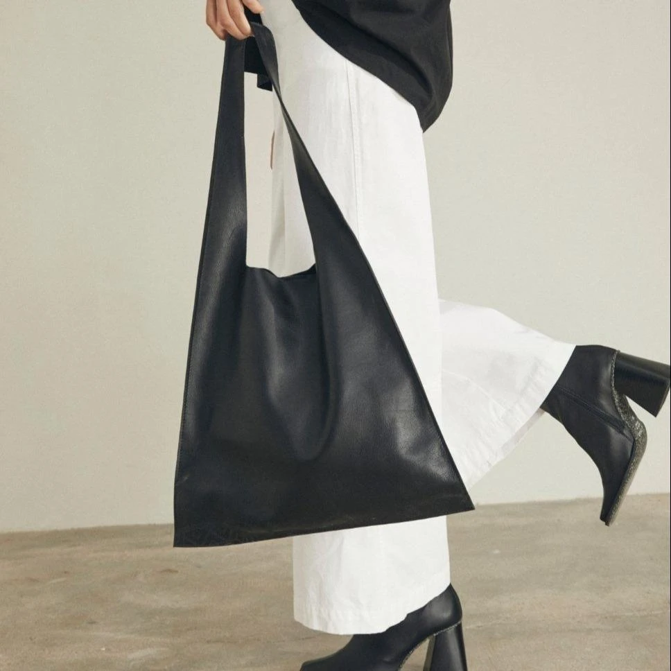 ALOHAS The L Black 3 ALOHAS The L Black