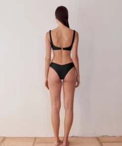 TheManola The V Bottom Black