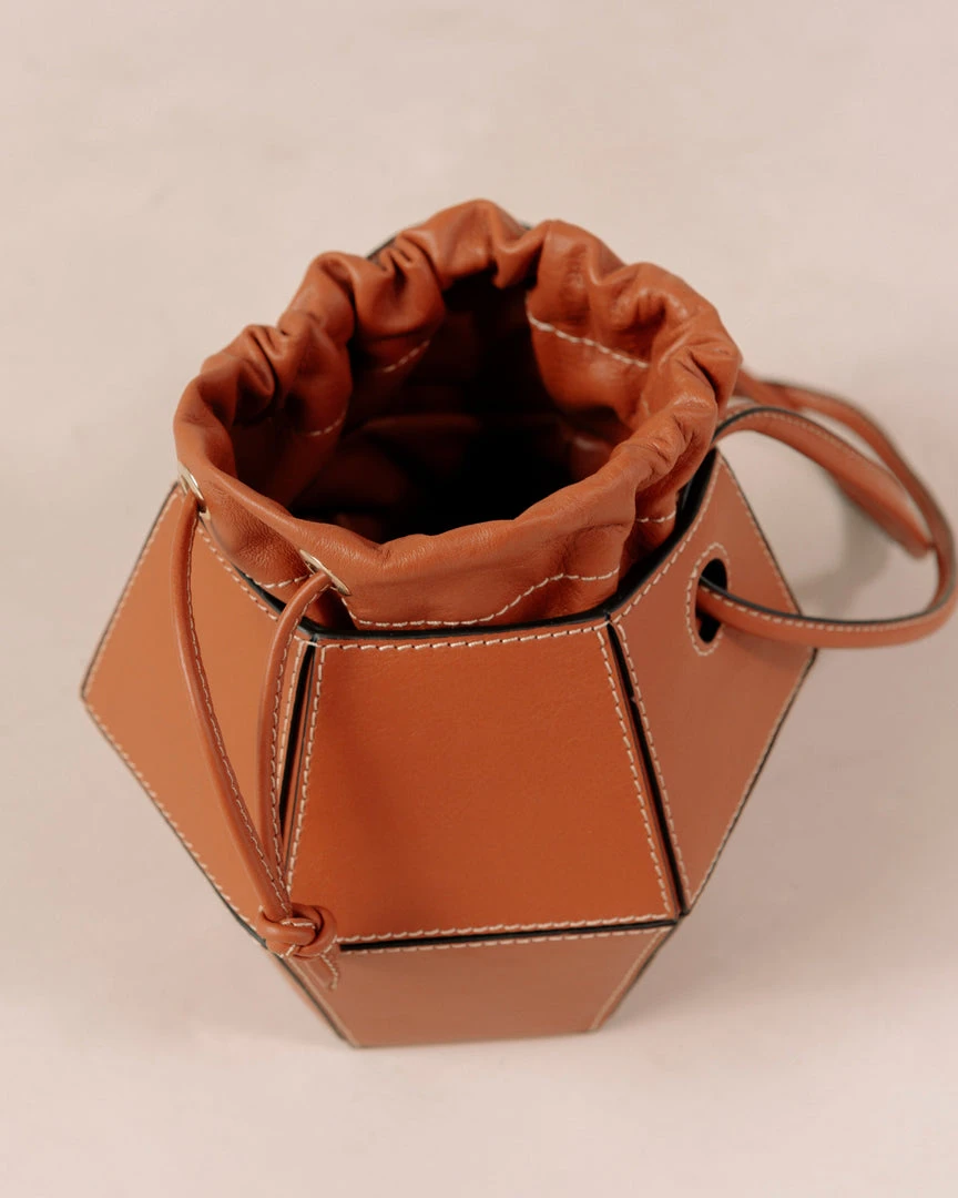 ALOHAS The V Tan 9 ALOHAS The V Tan