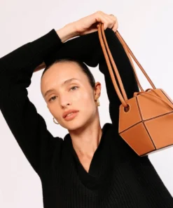 ALOHAS The V Tan 12 ALOHAS The V Tan