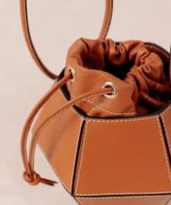 ALOHAS The V Tan 16 ALOHAS The V Tan