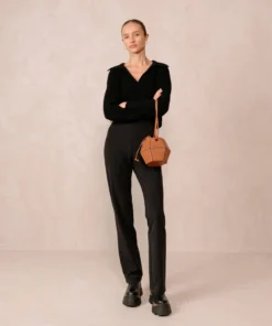 ALOHAS The V Tan 19 ALOHAS The V Tan