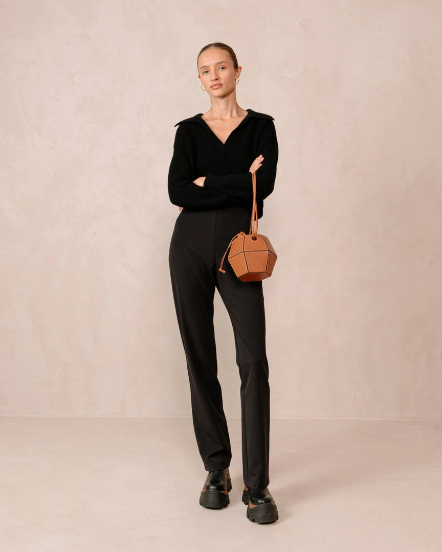 ALOHAS The V Tan 10 ALOHAS The V Tan