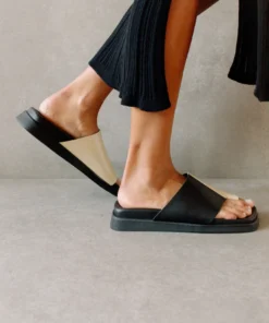 ALOHAS Toe Ring Flop Bicolor Black Ivory Shoes