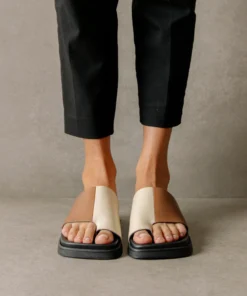 ALOHAS Shoes Toe Ring Flop Bicolor Camel Ivory