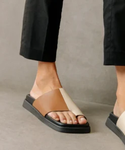 ALOHAS Shoes Toe Ring Flop Bicolor Camel Ivory
