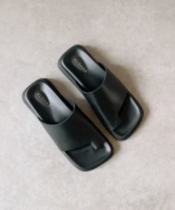 ALOHAS Toe Ring Flop Black Shoes