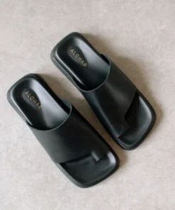 ALOHAS Toe Ring Flop Black Shoes