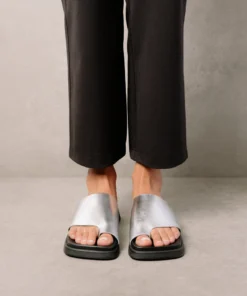ALOHAS Toe Ring Flop Shimmer Silver Shoes 13 ALOHAS Toe Ring Flop Shimmer Silver Shoes