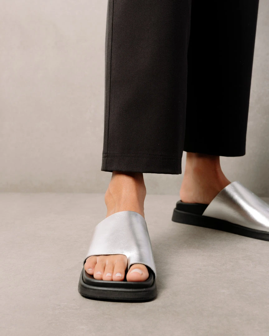 ALOHAS Toe Ring Flop Shimmer Silver Shoes 2 ALOHAS Toe Ring Flop Shimmer Silver Shoes