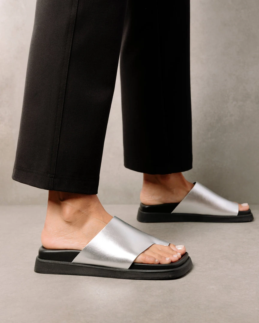 ALOHAS Toe Ring Flop Shimmer Silver Shoes 1 ALOHAS Toe Ring Flop Shimmer Silver Shoes