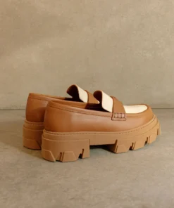 ALOHAS Trailblazer Bicolor Tan Ivory