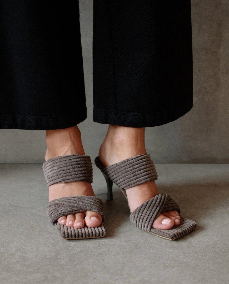 ALOHAS Twist Autumn Coffee Brown Shoes 2 ALOHAS Twist Autumn Coffee Brown Shoes