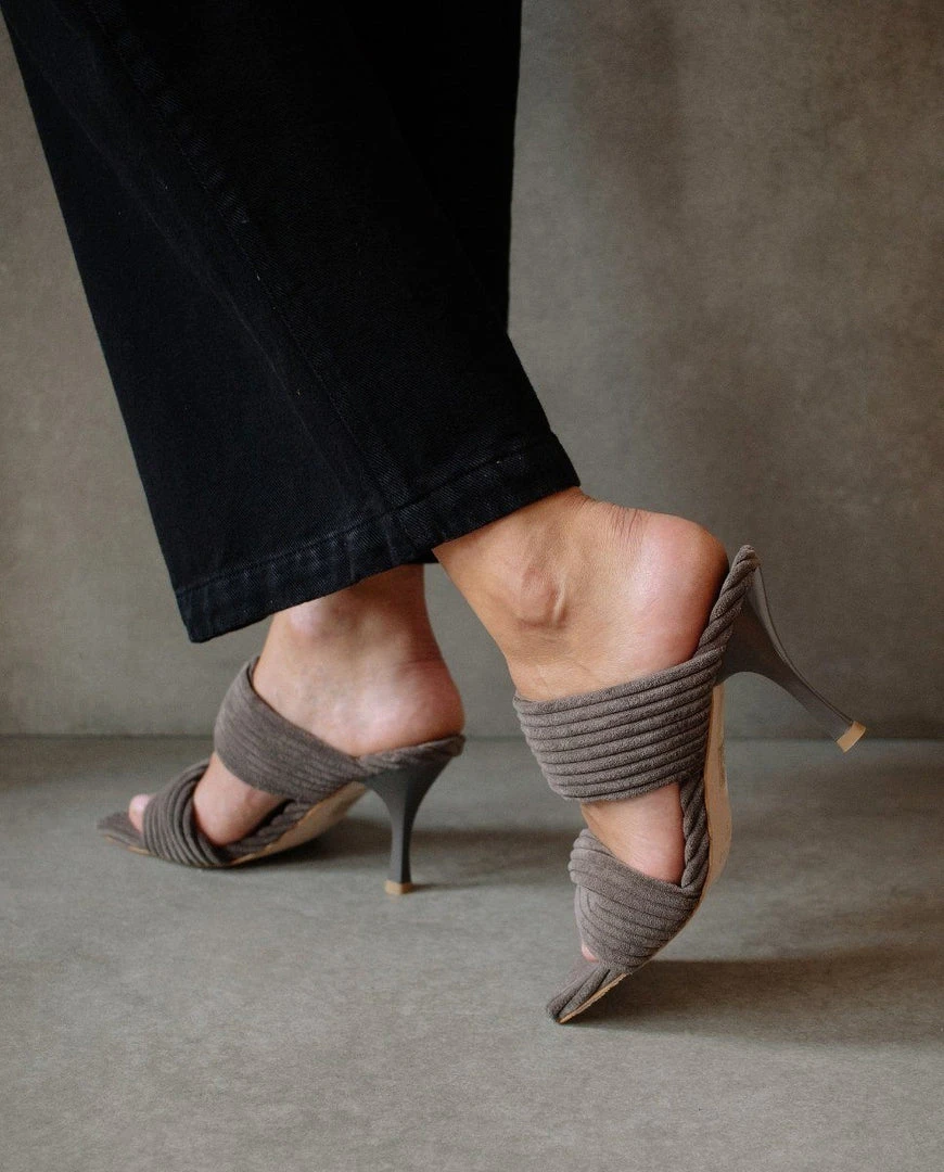 ALOHAS Twist Autumn Coffee Brown Shoes 1 ALOHAS Twist Autumn Coffee Brown Shoes