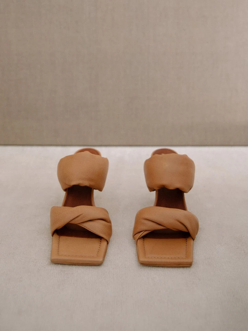 ALOHAS Twist Strap Camel 4 ALOHAS Twist Strap Camel