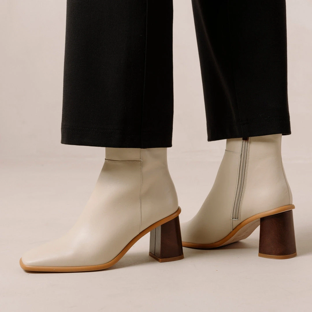 ALOHAS West Vintage Ivory 3 ALOHAS West Vintage Ivory