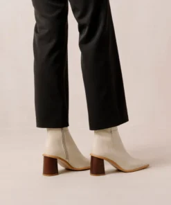 ALOHAS West Vintage Ivory 18 ALOHAS West Vintage Ivory