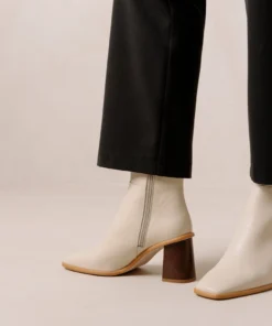 ALOHAS West Vintage Ivory 21 ALOHAS West Vintage Ivory