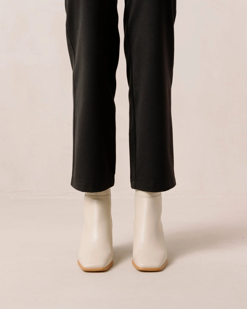 ALOHAS West Vintage Ivory 4 ALOHAS West Vintage Ivory