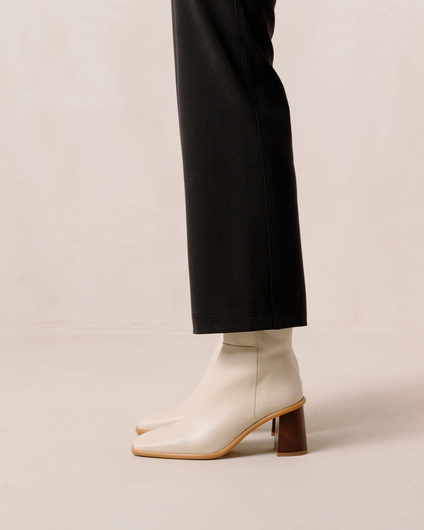 ALOHAS West Vintage Ivory 6 ALOHAS West Vintage Ivory