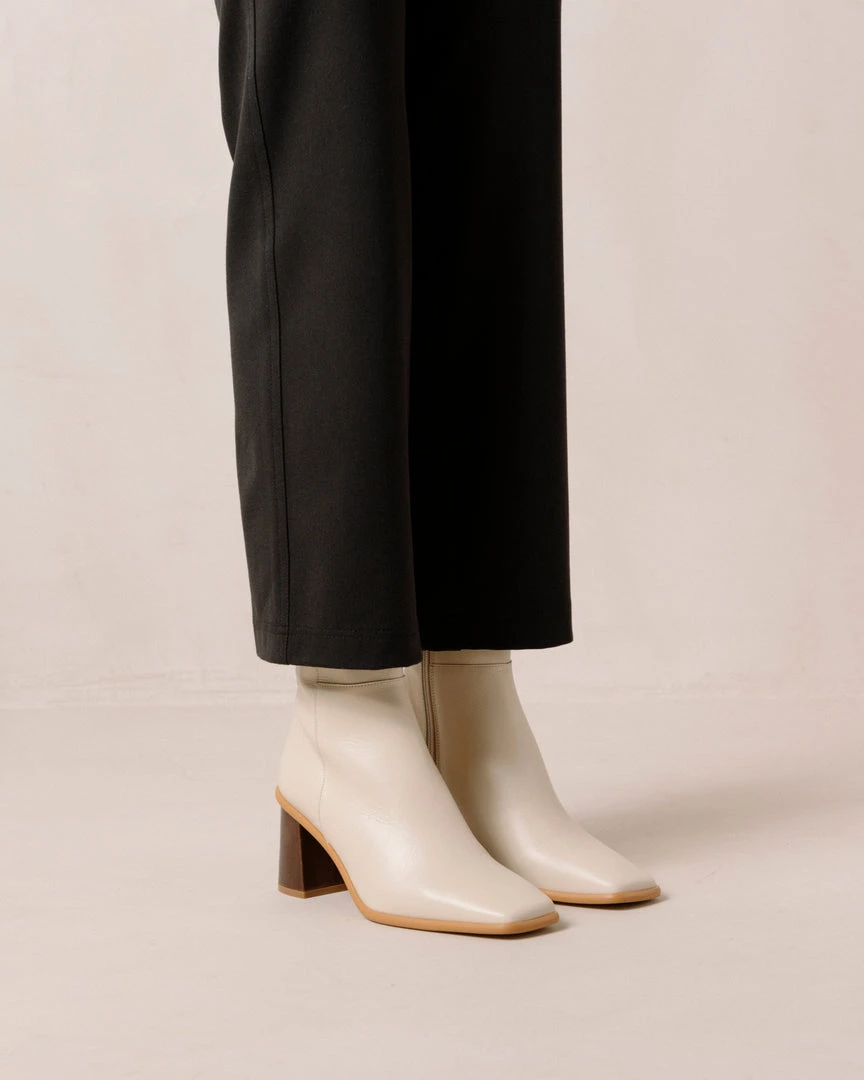 ALOHAS West Vintage Ivory 8 ALOHAS West Vintage Ivory