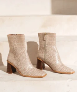 ALOHAS West White Croco Shoes