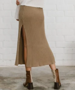ALOHAS Clothing Wise Opened Knit Skirt Camel
