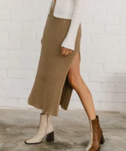 ALOHAS Clothing Wise Opened Knit Skirt Camel